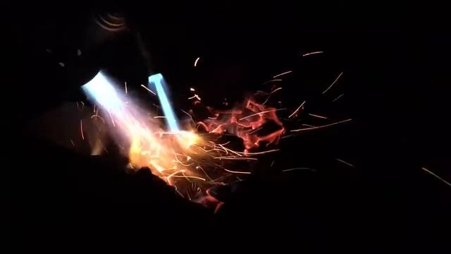 Разжигаем мангал. Огоньки в ночи смотреть онлайн