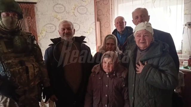 Жители сел Суджанского района поблагодарили своих освободителей из ВДВ смотреть онлайн