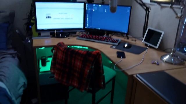 University Room Tour + $12,000 PC Setup смотреть онлайн