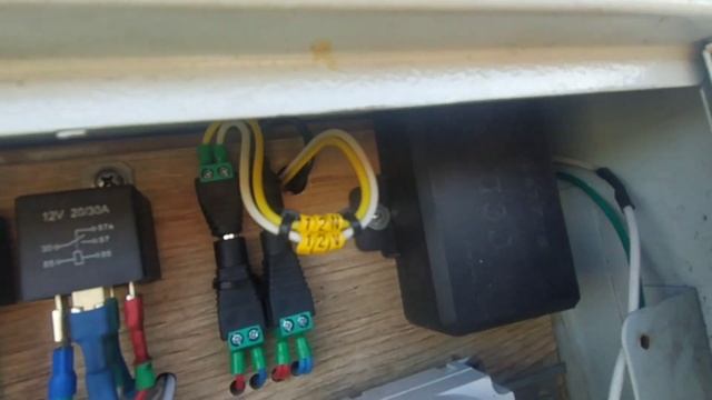 Одноосний сонячний трекер на основі реле часу. Solar tracker смотреть онлайн