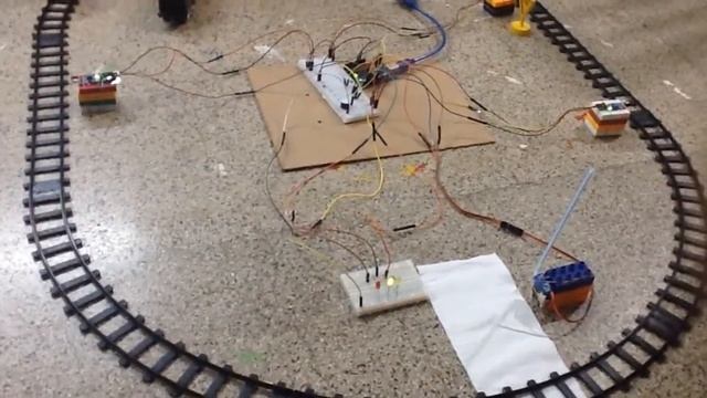 Smart Rail crossing control system using Arduino UNO, IR-sensors, servo motor смотреть онлайн