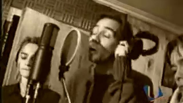 Ariztía - A Veces Me Parece