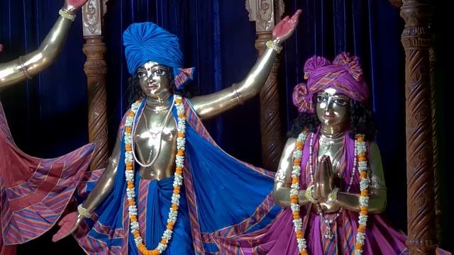 Mangal arati LIVE from Mayapur смотреть онлайн