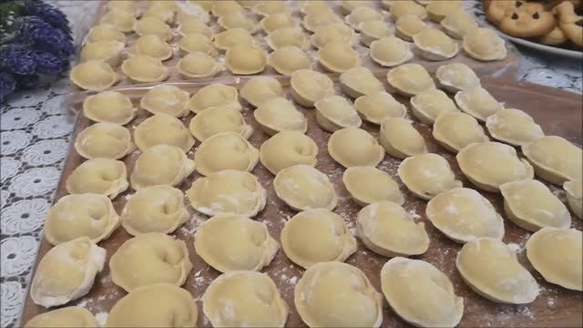 Идеальное ТЕСТО на пельмени на МОЛОКЕ|Рецепт ВКУСНЫХ ПЕЛЬМЕНЕЙ|Дегустирует канал Дружная СЕМЬЯ