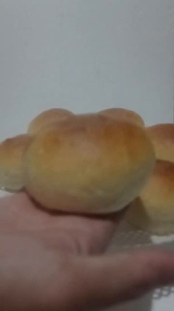 Squish Bun Bread смотреть онлайн