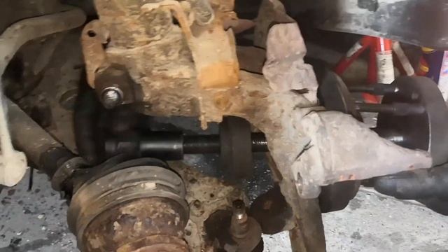 Wymiana łożyska przedniego koła Skoda Fabia I. Wymiana łożyska koła Skoda Fabia I przód смотреть онлайн