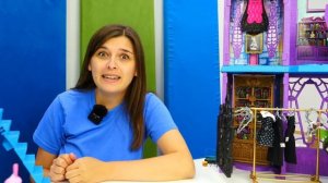 Гигантский паук Уэнсдей! Игры в куклы для девочек – ищем игрушки вместе с Тойклаб