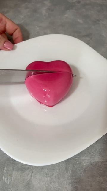 Муссовое сердце❤️на день влюбленных #2024 #деньвлюбленных #валентинка #муссовыйторт #любовь #сердце смотреть онлайн