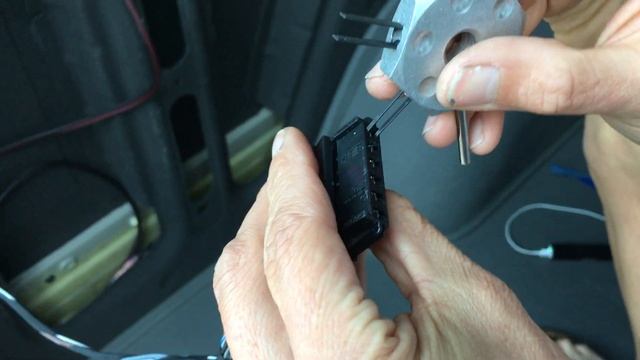 Wire Terminal Removal смотреть онлайн