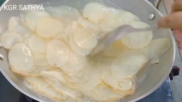 potato chips receipe in tamil|How to make crispy potato chips in tamil/by KGR SATHYA CREATIONS смотреть онлайн