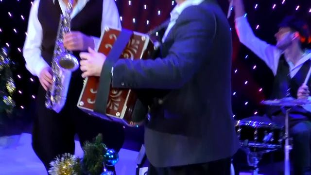 Фолк-группа Партизан ФМ_Девка смотреть онлайн