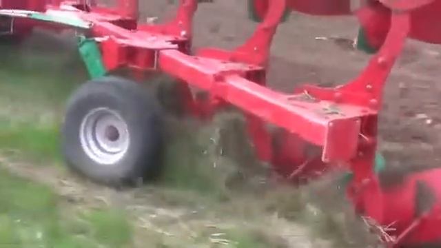 Польский плуг AGRO-MASZ PO (Агромаш) с рессорной защитой смотреть онлайн