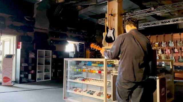 Godin Montreal Premiere HT Tone Test - Sherwood Music