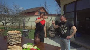 ОМЛЕТ из 200 ЯИЦ / Яичница в КАЗАНЕ от Серго. (ENG SUB)