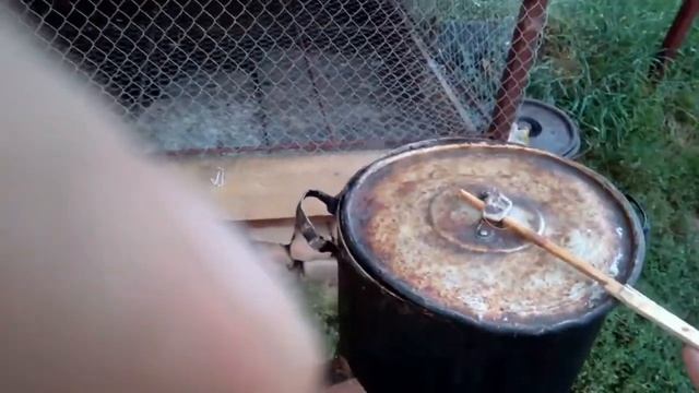 Буржуйка, з того що валялося під руками. Rocket ctove, from what was lay down at hand. смотреть онлайн