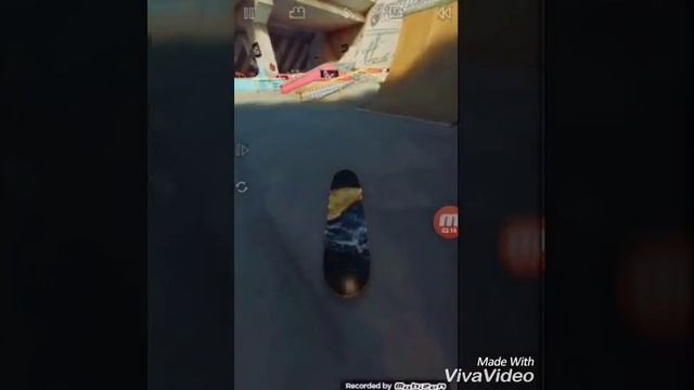 Я играю в Трои скейт и показывают два местоа на которых трудно залесть но можно залесть смотреть онлайн