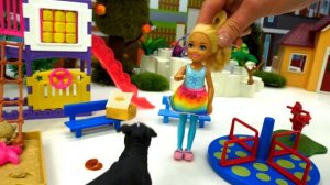 Маленькие куклы Барби прогуляли школу! Видео куклы для девочек