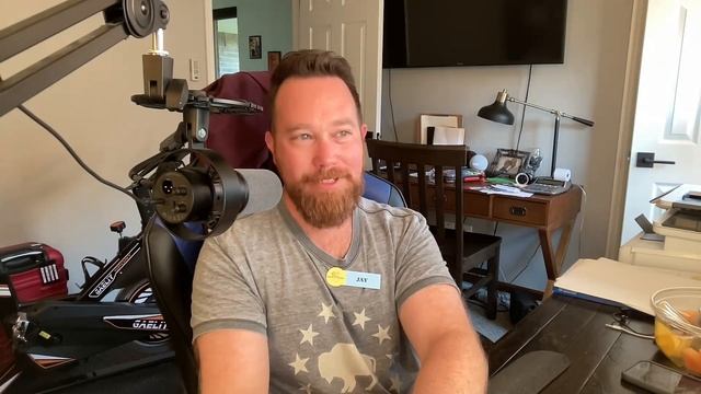 Joe's Green Ball... Of Yarn смотреть онлайн