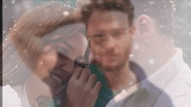 Керем Бюрсин рассказал Ханде Эрчел, что был очарован с первого взгляда! смотреть онлайн