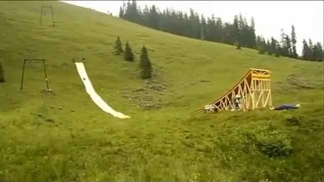 Невероятный прыжок в длину с трамплина на пятой точке смотреть онлайн