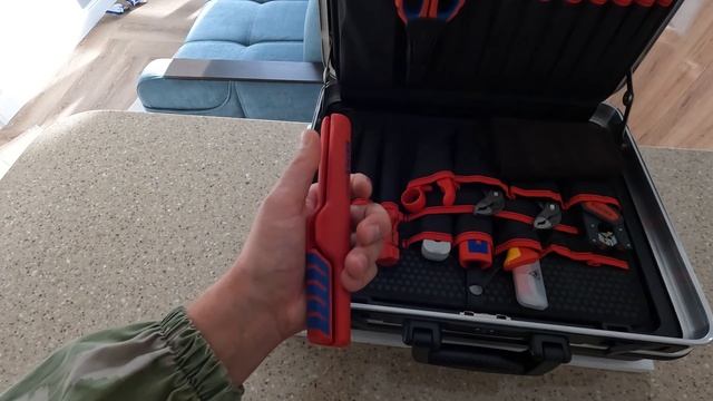 Обзор ручного инструмента провинциального электрика. Мой набор инструмента электрика. смотреть онлайн