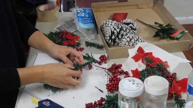 DIY Tutorial | How to make a mistletoe смотреть онлайн
