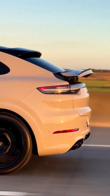 Porsche Cayenne GTS смотреть онлайн