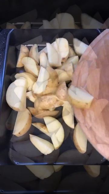 Баранья корейка с розмарином и картофелем