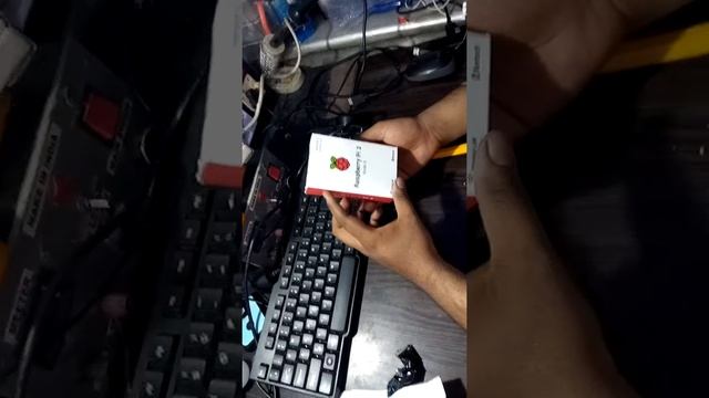 Raspberry pi 3 Unboxing in Hindi смотреть онлайн