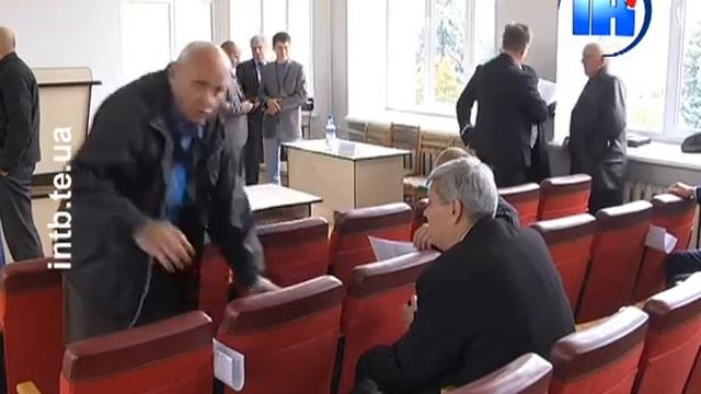 На Збаражчині конфлікт між регіонами та опозиційними депутатами районної ради смотреть онлайн