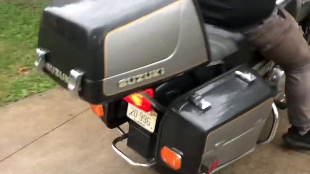 Picking up two Vintage bikes! (Goldwing & GS1100) which one is better? смотреть онлайн
