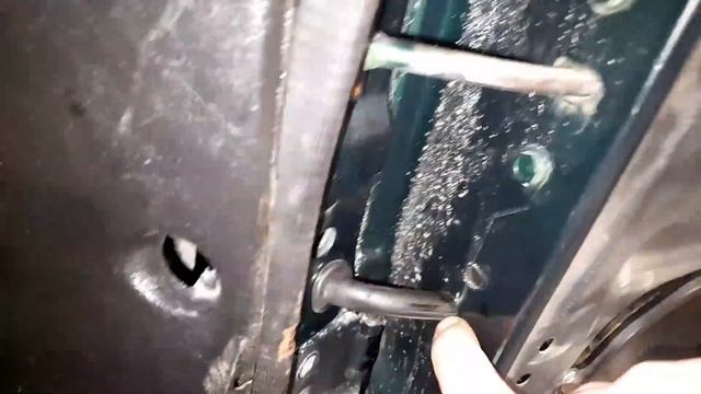 Нива ВИС. Установлен бюджетный комплект: Сигнализация, стеклоподъёмники, магнитола и динамики. смотреть онлайн