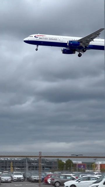 British Airways landing at Heathrow airport #british #london #landing смотреть онлайн
