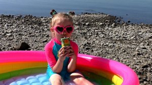 Видео для детей / Дети собираются на пляж