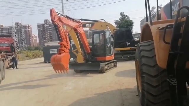 Japan Made 6 6 Ton Mini Hitachi Zaxis 65 Model Used Zx65 Crawler Excavator смотреть онлайн