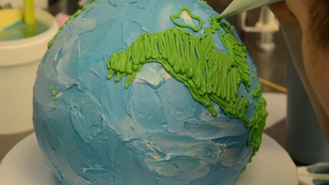 How To Make A Earth Cake
