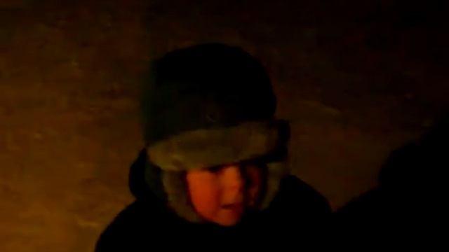 Никита снег кидает с дедом в Соколово 26.12.09 смотреть онлайн