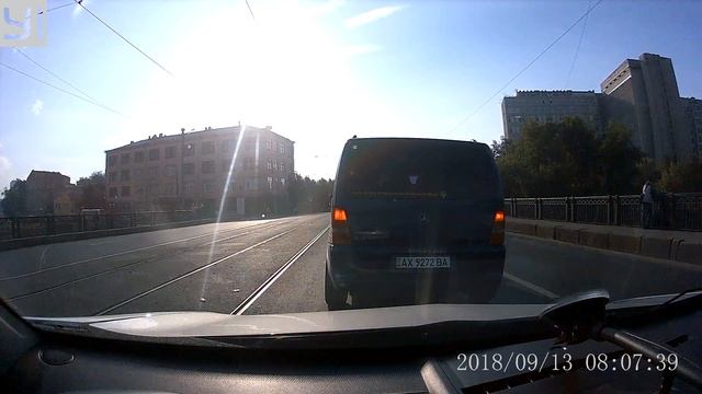 Yi Mini Dash Camera (FHD, утро, против солнца) смотреть онлайн