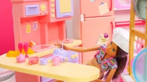 Кафе куклы Барби – Новый стажер не справляется? Игры в куклы Барби для девочек