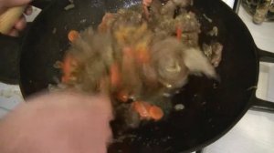 Нутрия в КАЗАНЕ на плите