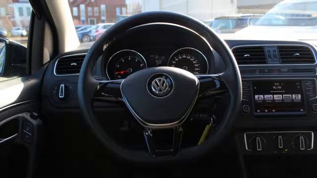 Volkswagen Polo 1.2 TSI Comfortline Executive смотреть онлайн