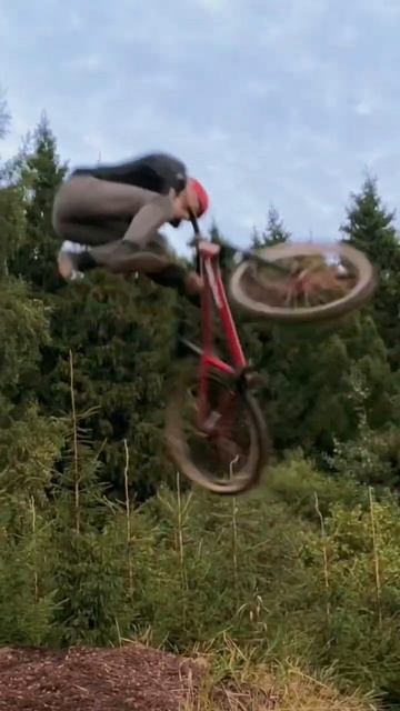 Мтб катание в истре #mtb #dirt #flip смотреть онлайн