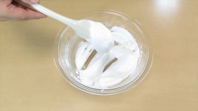 Macaron Coco Moelleux à La Meringue Française/Soft Coconut Macaroon /やわらかいココナッツマカロン