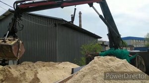 камаз самосвал манипулятор с грейферным ковшом грузим опилки АндрейРегион40