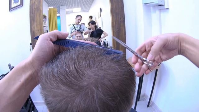 Урок 2. Стрижка машинкой ( стрижка через насадки, стрижка машинкой через расческу) смотреть онлайн