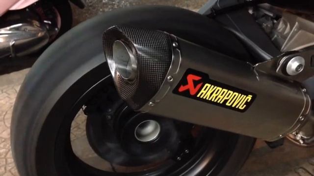 Akrapovic BMW c600 sport смотреть онлайн