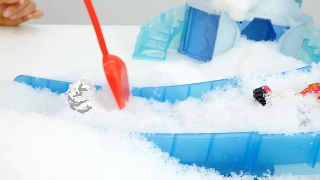 Куклы Сказочный Патруль потеряли Новый Год?! Тойклаб ищет праздник! Игрушки из мультфильмов смотреть онлайн