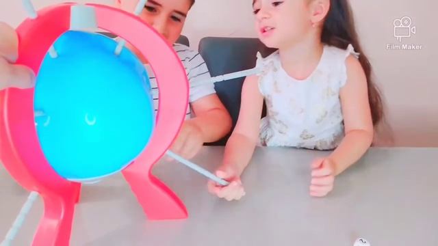 БУМ БУМ БАЛОН распаковка и играем в игру . смотреть онлайн