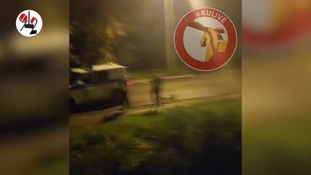 Мужик со спущенными штанами завис на балконе. Real video смотреть онлайн