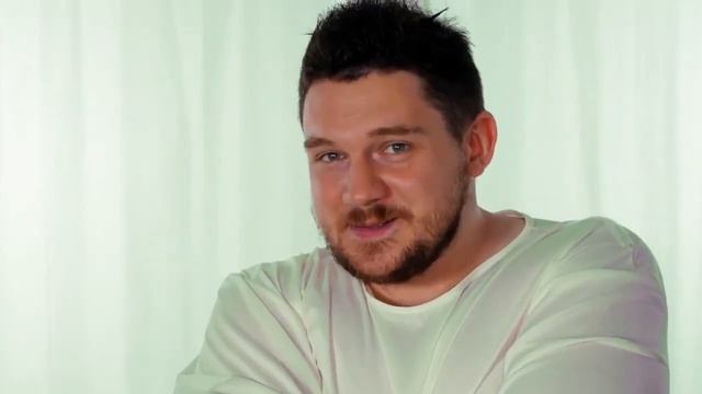 СТАС ВАСИЛЬЕВ - А ЗАЧЕМ ПЛАТИТЬ БОЛЬШЕ, ЕСЛИ ЕСТЬ XIAOMI? [АЙ, КАК ПРОСТО] смотреть онлайн
